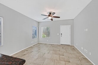 8920 Hand Painted Ct in Las Vegas, NV - Building Photo - Building Photo