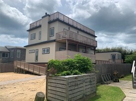 7 Atlantic Ave in Islip, NY - Building Photo