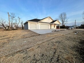 3805 Creswell Dr in Joplin, MO - Building Photo - Building Photo