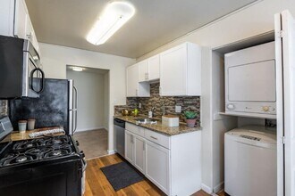 Chesapeake Glen Apartment Homes in Glen Burnie, MD - Building Photo - Building Photo