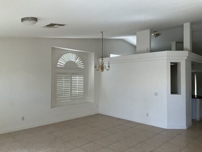 9554 Adobe Arch Ct in Las Vegas, NV - Building Photo - Building Photo