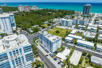 Nautical Towers in Fort Lauderdale, FL - Building Photo - Building Photo