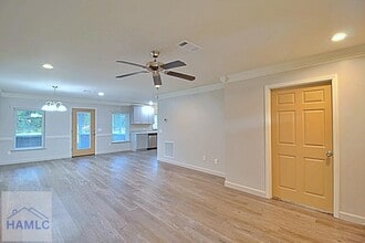 5781 E Oglethorpe Hwy in Midway, GA - Foto de edificio - Building Photo