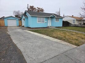 258 Knolls Vista Dr in Moses Lake, WA - Building Photo