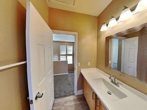 1213 Hope Ranch Ln in Las Vegas, NV - Building Photo - Building Photo