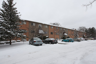 Ridgeway Apartments in Haslett, MI - Foto de edificio - Building Photo