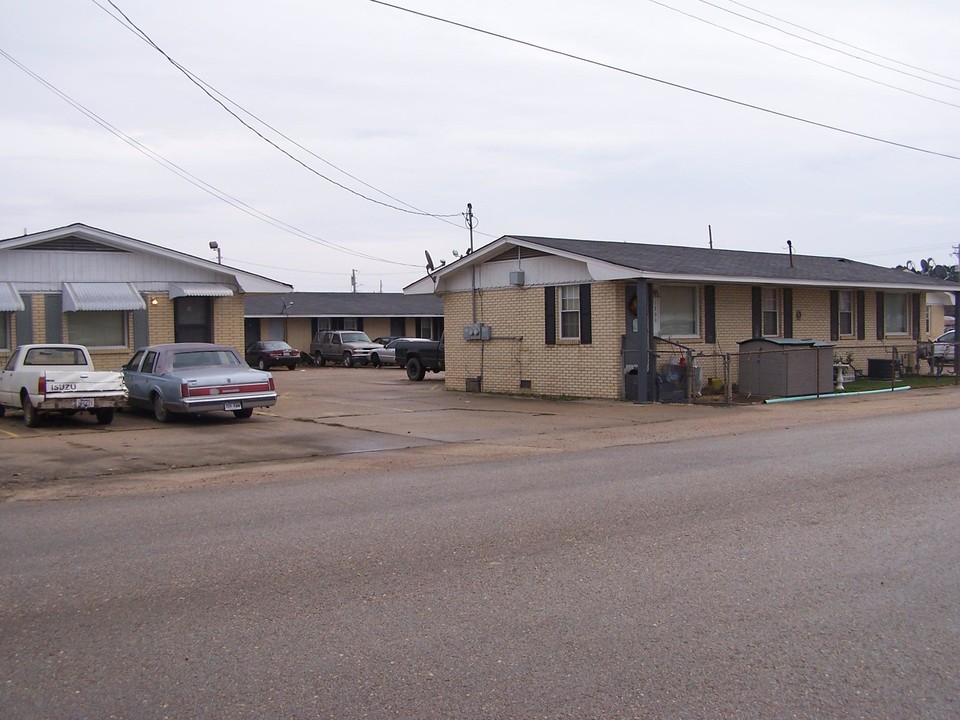 1300 Falls in Jonesboro, AR - Foto de edificio