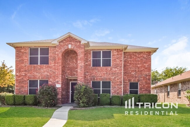 property at 1052 Shadywood Dr