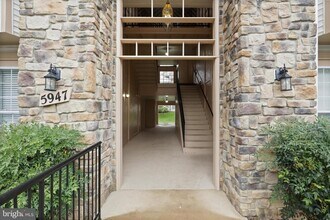 5947 Founders Hill Dr in Alexandria, VA - Building Photo - Building Photo