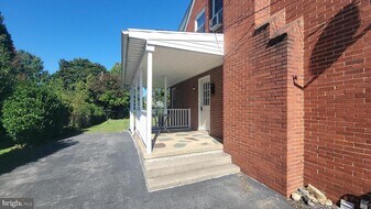 627 Biggs Ave in Frederick, MD - Building Photo