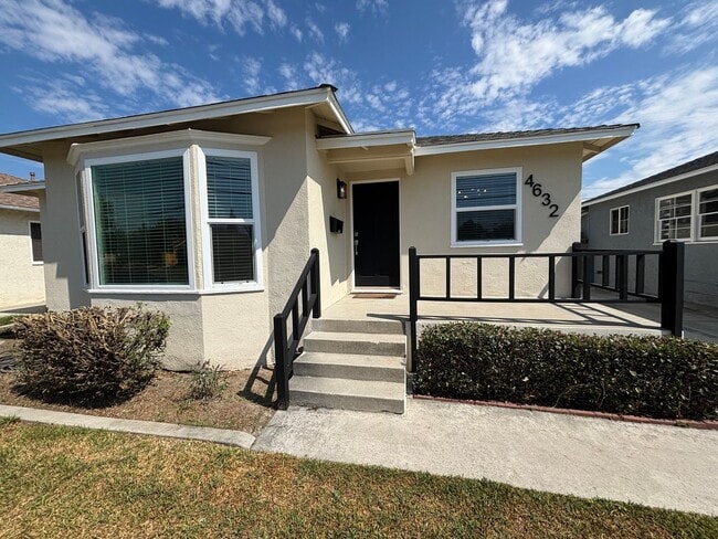 4632 Palo Verde Ave in Lakewood, CA - Building Photo - Building Photo