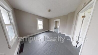 12633 Edmonton Ave in Cleveland, OH - Building Photo - Building Photo