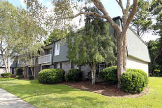 Greenwood at Ashley River in North Charleston, SC - Building Photo - Building Photo