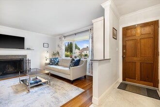 66 Lyons Rd in Scarsdale, NY - Building Photo - Building Photo
