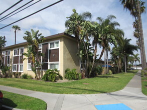 Palm Court Apartments in Buena Park, CA - Building Photo - Building Photo