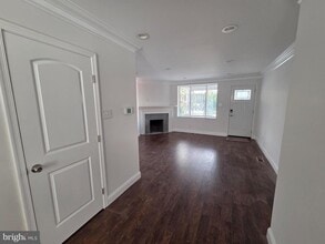 5259 Akron St in Philadelphia, PA - Building Photo - Building Photo