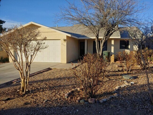 2409 Southern Ave in Kingman, AZ - Building Photo - Building Photo