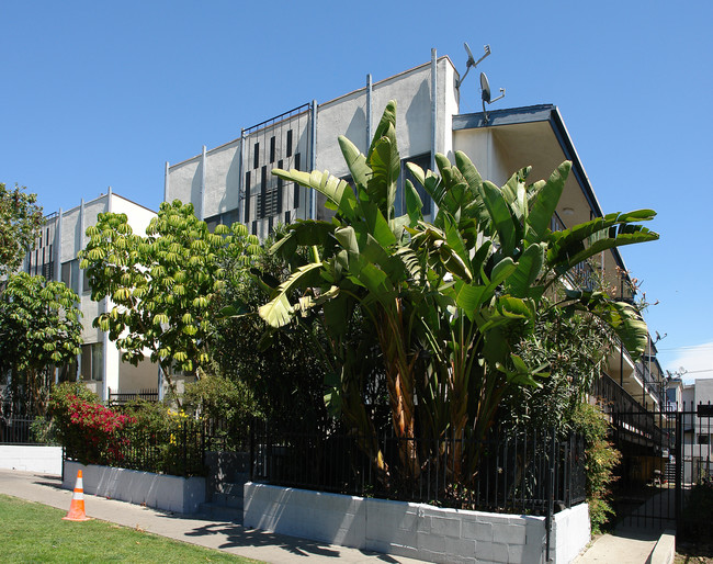522-528 N Alexandria Ave in Los Angeles, CA - Foto de edificio - Building Photo