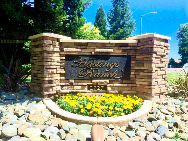 Hastings Ranch in Carmichael, CA - Foto de edificio - Building Photo