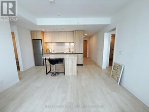 7950-7950 Bathurst St in Vaughan, ON - Building Photo - Building Photo