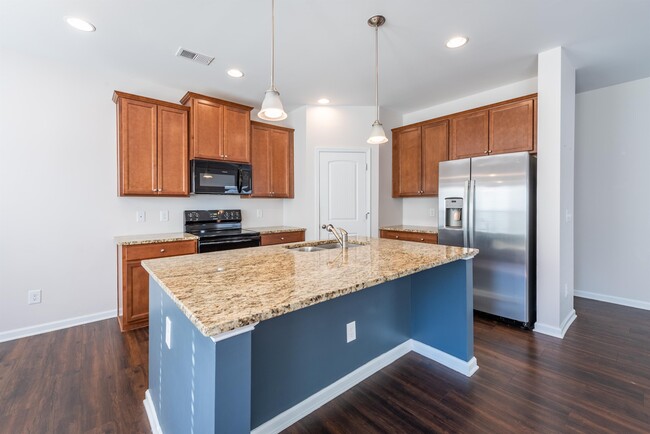 172 Renford Rd in Ball Ground, GA - Building Photo - Building Photo