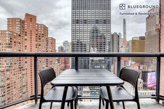 235 W 48th St in New York, NY - Building Photo - Building Photo