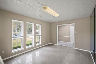 4735 Charade Dr in Houston, TX - Building Photo - Building Photo