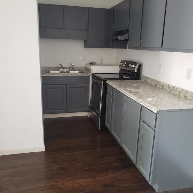 5798 Aftonshire Dr in Fayetteville, NC - Building Photo - Building Photo