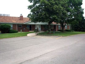 West Woods 217-546-7575 in Springfield, IL - Building Photo