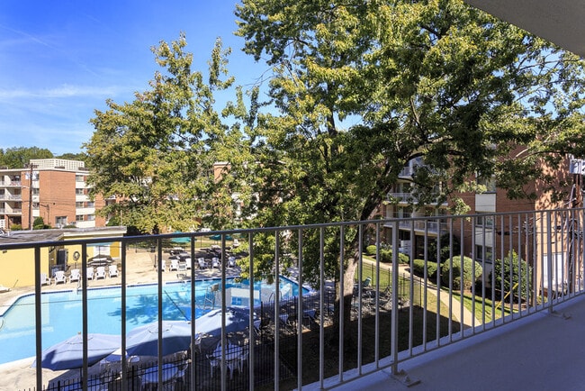 Forest Park in Silver Spring, MD - Building Photo - Building Photo