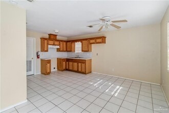 8 Cisne St in Pharr, TX - Building Photo - Building Photo