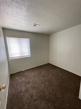 956 Harrison Dr NE in Rio Rancho, NM - Building Photo - Building Photo