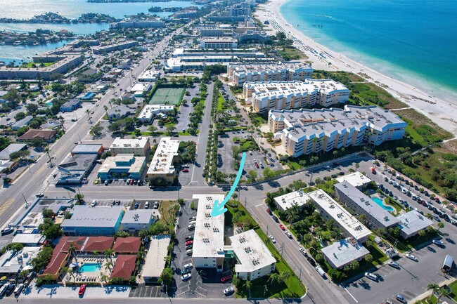 6767 Sunset Way in St Pete Beach, FL - Building Photo - Building Photo