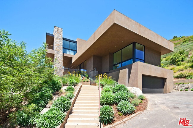 6228 Sycamore Meadows Dr in Malibu, CA - Building Photo - Building Photo