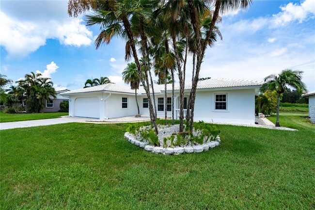 7354 Biltmore Dr in Sarasota, FL - Building Photo - Building Photo