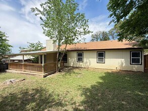 5822 Lake Wind in San Antonio, TX - Building Photo - Building Photo