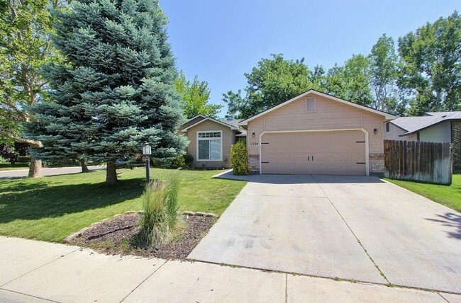 property at 1334 N Gawaine Pl