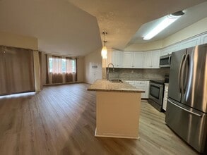 8156 NW 15th Manor in Plantation, FL - Building Photo - Building Photo
