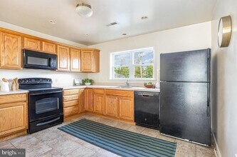 5237 Crowson Ave in Baltimore, MD - Building Photo - Building Photo