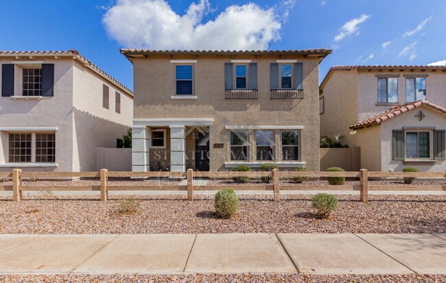 4467 E Remington Dr