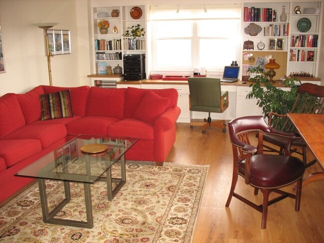 893 Farmington Ave, Unit 5H in West Hartford, CT - Foto de edificio - Building Photo