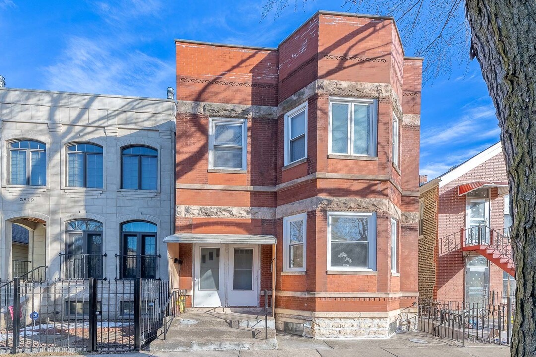 2821 S Emerald Ave in Chicago, IL - Building Photo