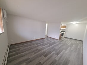 Lake Phalen Place in St. Paul, MN - Building Photo - Building Photo