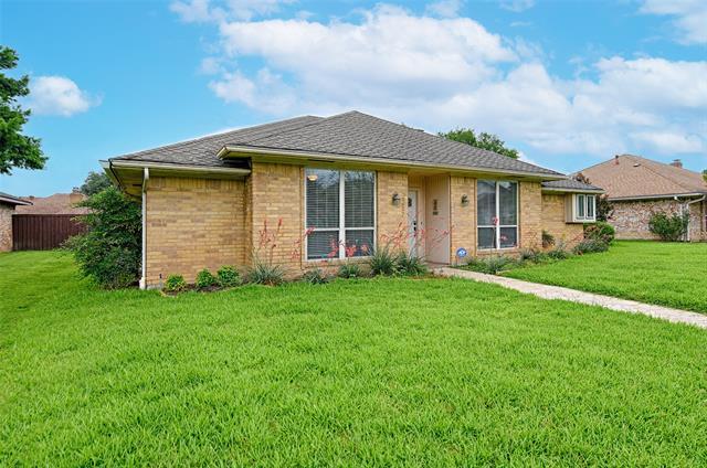 2217 Cedar Cir in Carrollton, TX - Building Photo