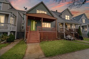 2850 W Henderson St in Chicago, IL - Building Photo