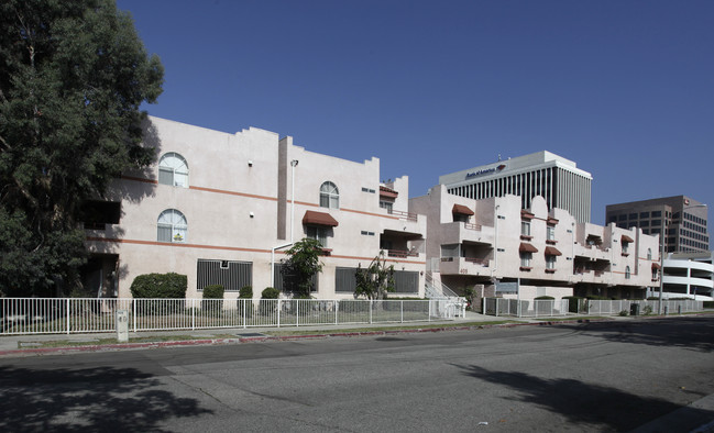 Helena Court Apartments in Anaheim, CA - Building Photo - Building Photo