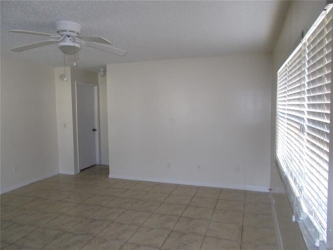 3250 Split Willow Dr in Orlando, FL - Building Photo - Building Photo