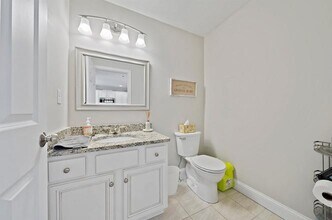 1 Paradise Ln in Whitman, MA - Building Photo - Building Photo