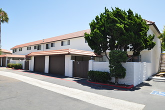 Villa Granada Apartments in Chula Vista, CA - Foto de edificio - Building Photo