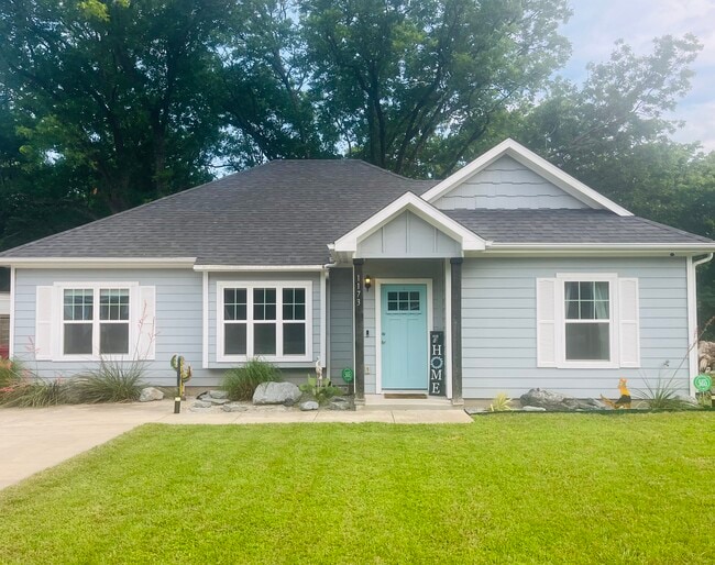 property at 1173 E Jefferson St
